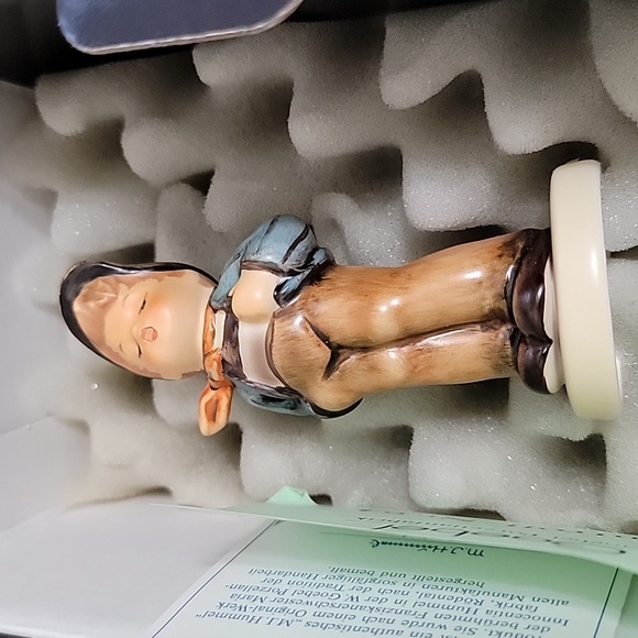 Hummels - Picture 5 of 16